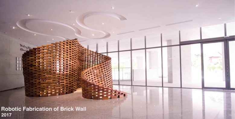 BrickWall-02.jpg